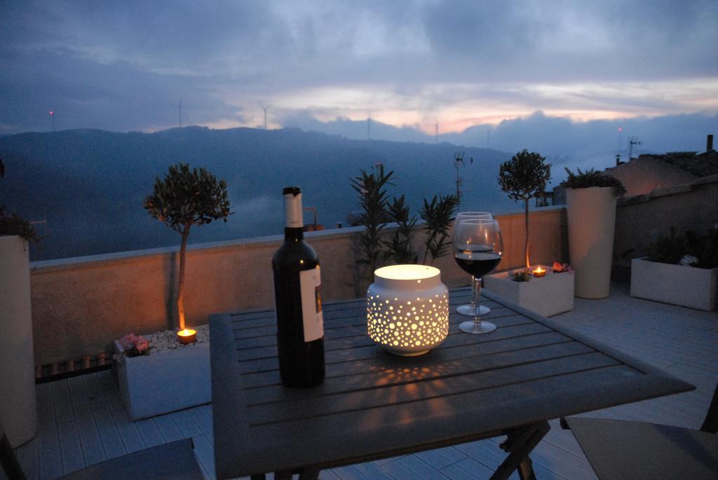 Luna - Aragon Home Holiday Montalbano Elicona Exterior foto