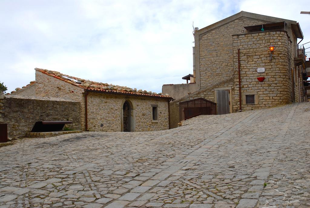 Luna - Aragon Home Holiday Montalbano Elicona Exterior foto