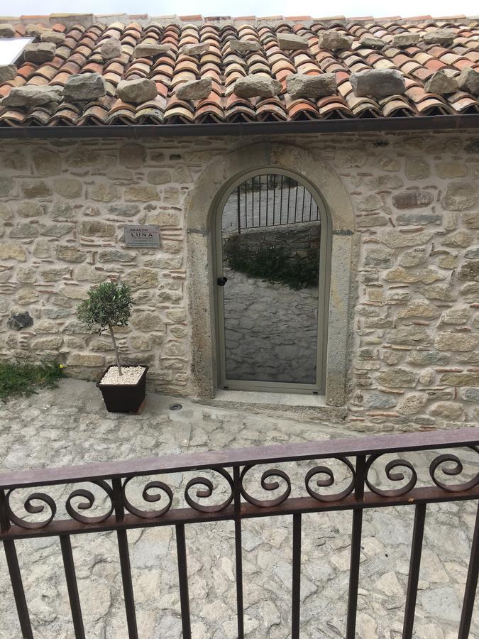Luna - Aragon Home Holiday Montalbano Elicona Exterior foto